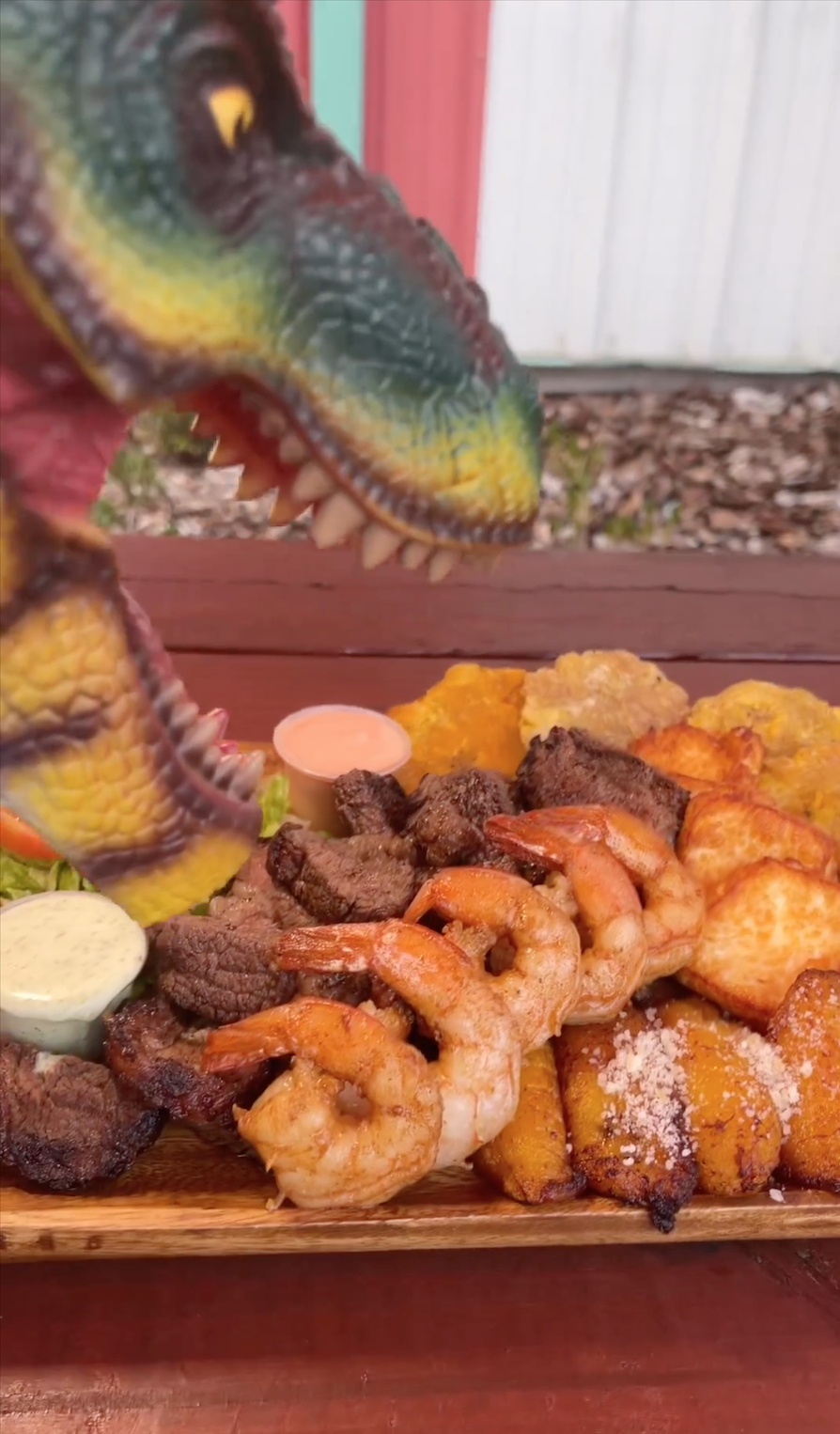 Check out @food_trucks_heaven! So many food vendors, live music, thrift shops nearby and more!